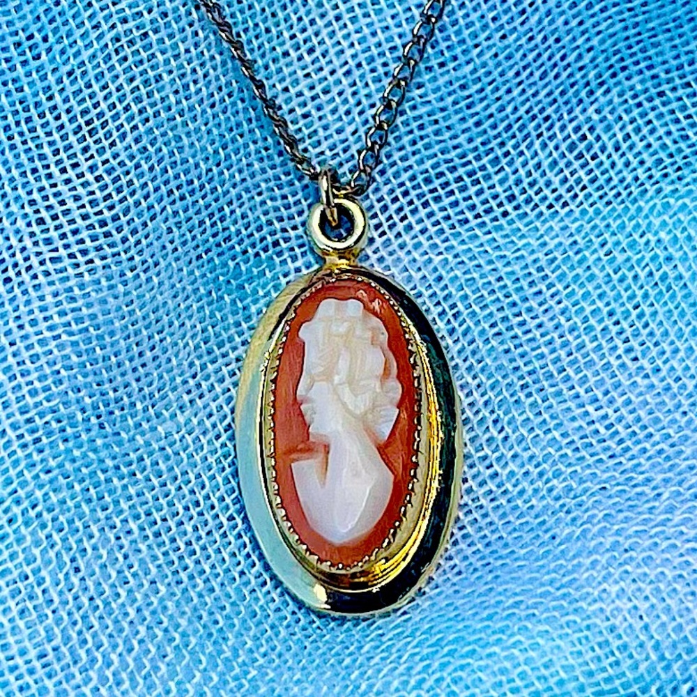 Atlas 12K Gold and mini Shell Cameo